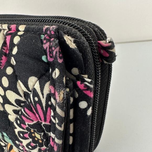 Vera Bradley Bandana Swirl All In One Crossbody Wristlet Wallet No Straps & Wear - Picture 8 of 11